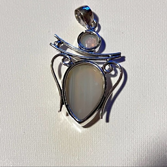 Handmade Indian Rainbow Moonstone Pendant - Picture 7 of 8